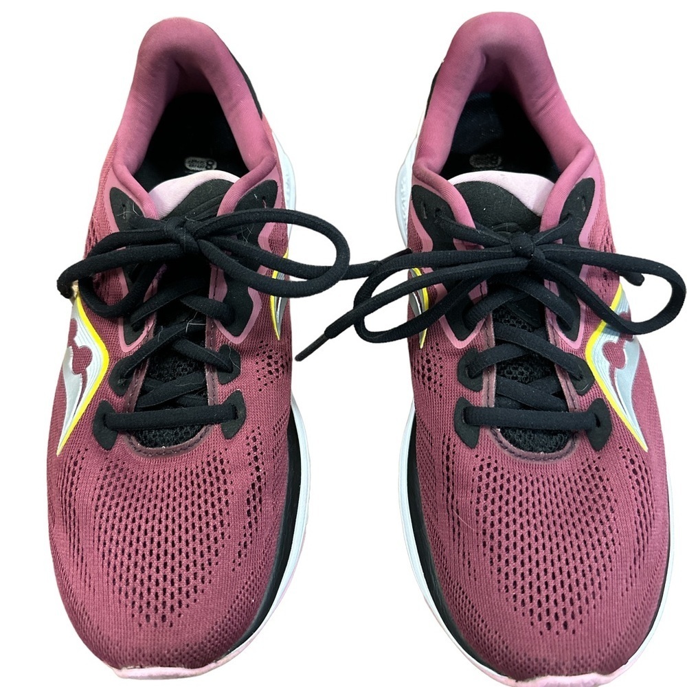 Saucony Rides 14. Women’s Running Shoe. Excellent  Size 9. Maroon‎